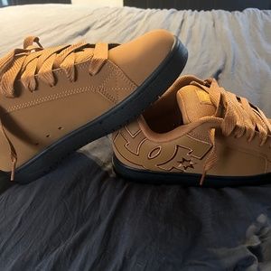 DC shoes